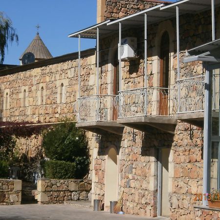 Noravank'S Hotel Areni ภายนอก รูปภาพ