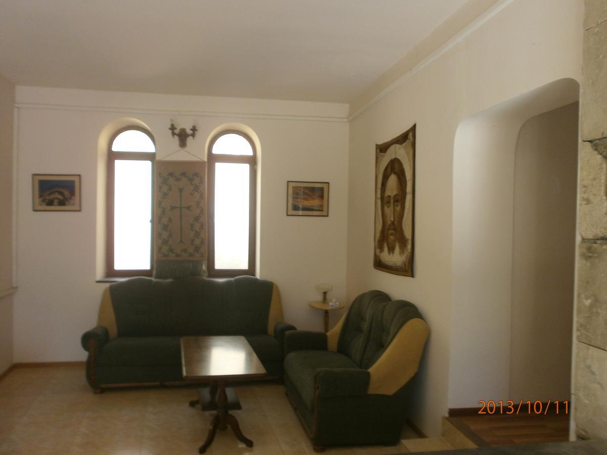 Noravank'S Hotel Areni ภายนอก รูปภาพ