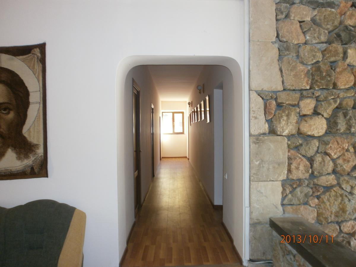 Noravank'S Hotel Areni ภายนอก รูปภาพ