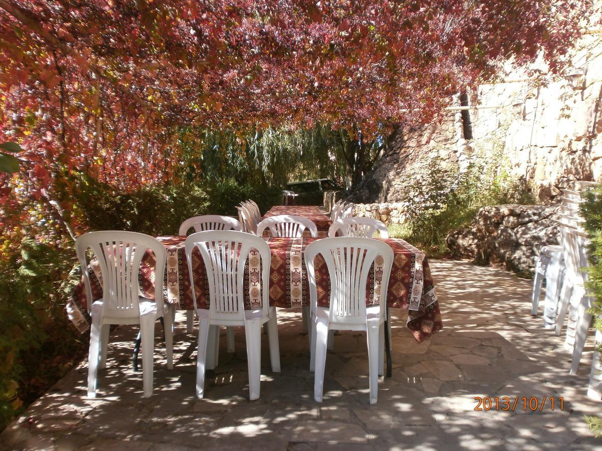 Noravank'S Hotel Areni ภายนอก รูปภาพ