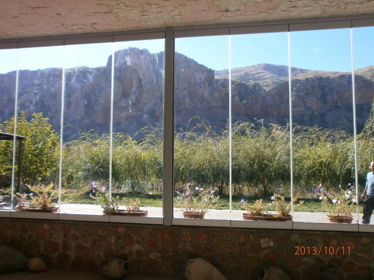 Noravank'S Hotel Areni ภายนอก รูปภาพ