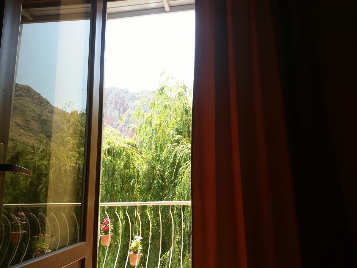 Noravank'S Hotel Areni ภายนอก รูปภาพ