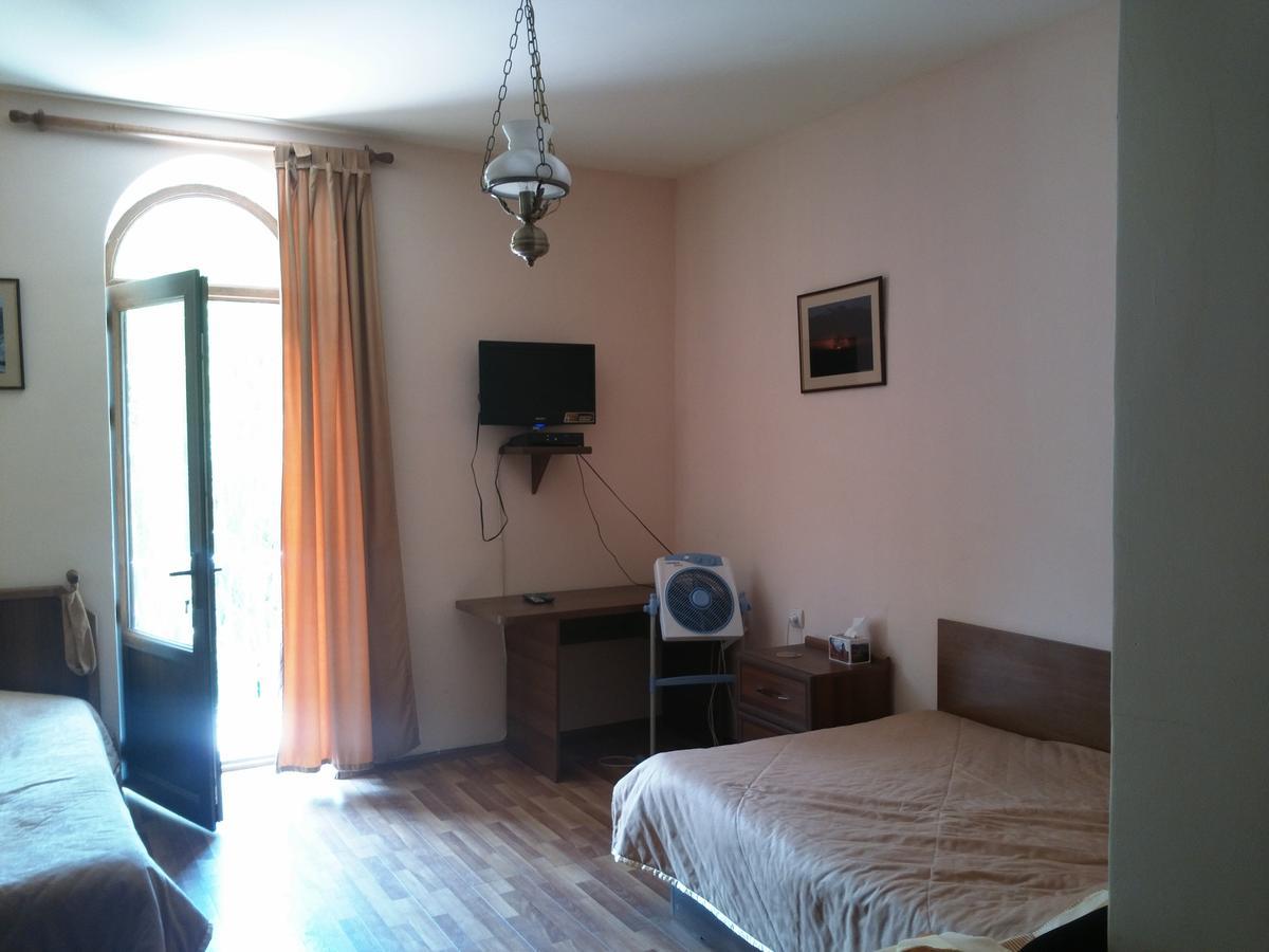 Noravank'S Hotel Areni ภายนอก รูปภาพ